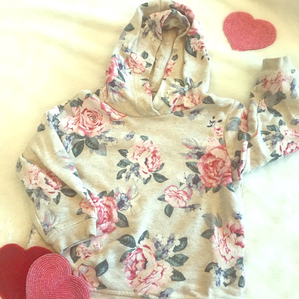 SOLD💥4 for $30💥🌸H & M floral sweater🌸